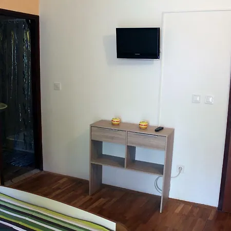 Nuic Apartment *