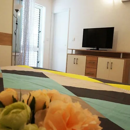 Nuic Apartment *